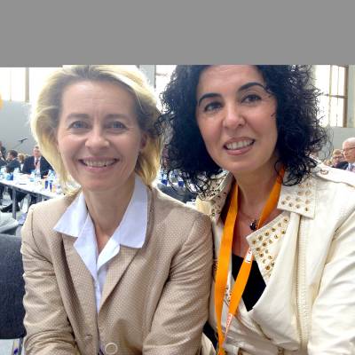 Ursula von der Leyen und Emine Demirbken-Wegner
