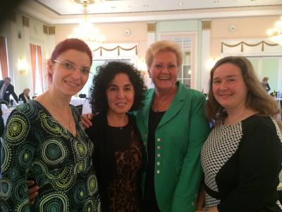 v.l.: Diana Golze, Ministerin fr Soziales, Gesundheit, Frauen, Familie Brandenburg
Emine Demirbken-Wegner, Staatssekretrin fr Gesundheit Berlin
Monika Bachmann, Ministerin fr Soziales, Gesundheit, Frauen, Familie Saarland
Heike Werner, Ministerin fr Arbeit, Soziales, Gesundheit, Frauen, Familie Thringen