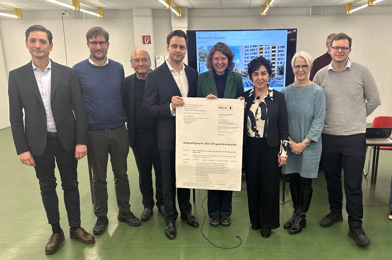 Herr Janssen (Laborgh Investment), Herr Bock (BA Reinickendorf), Prof. Dr. Lattermann (ioo), Herr Moench (Cheyne Capital), Frau Stephan (BzStrin), Frau Demirb�ken-Wegner (BzBmin), Frau Walter (BA Rdf) , Herr Wietfeld (BA Rdf)