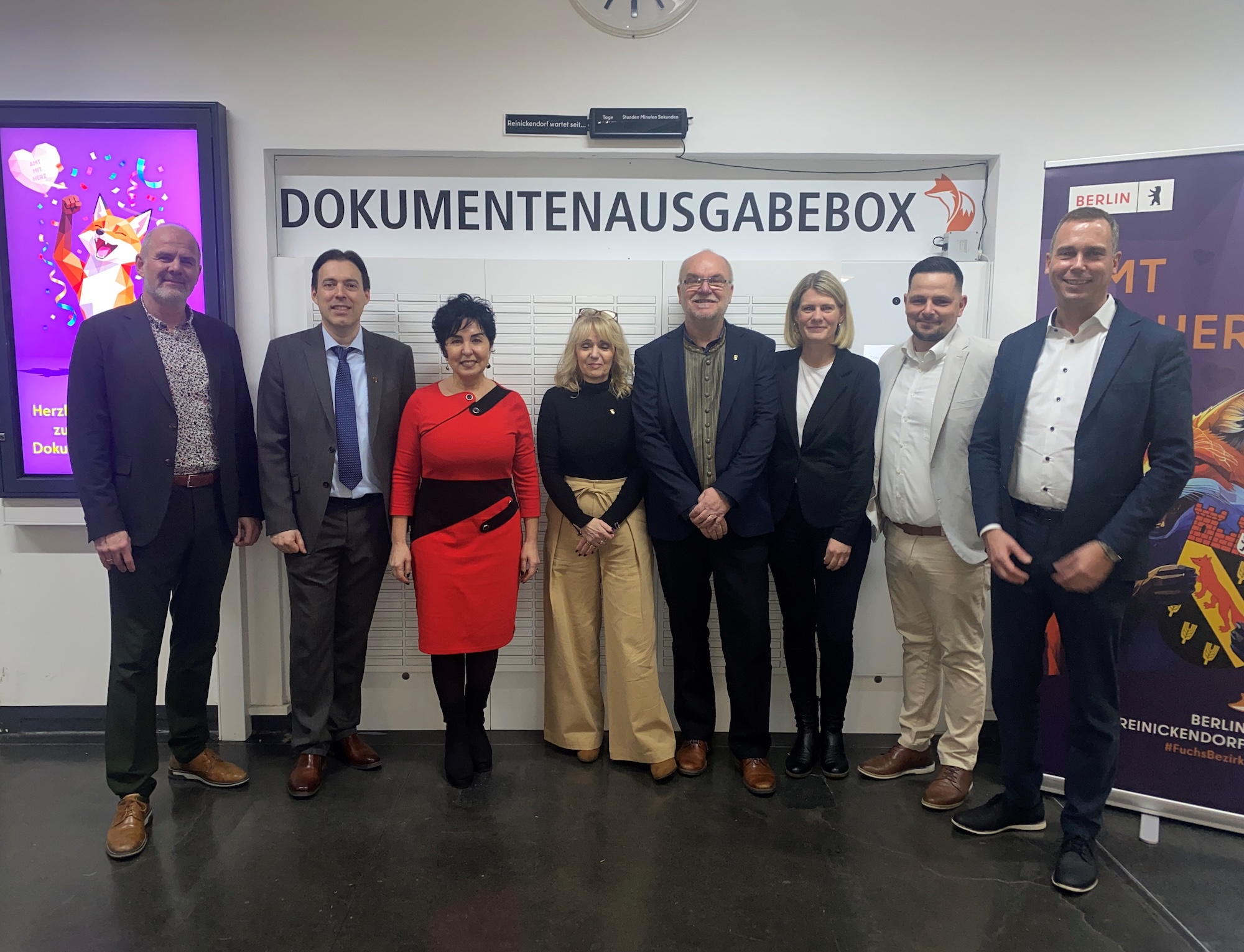Er�ffnung der Dokumentenausgabebox im Rathaus Reinickendorf im November