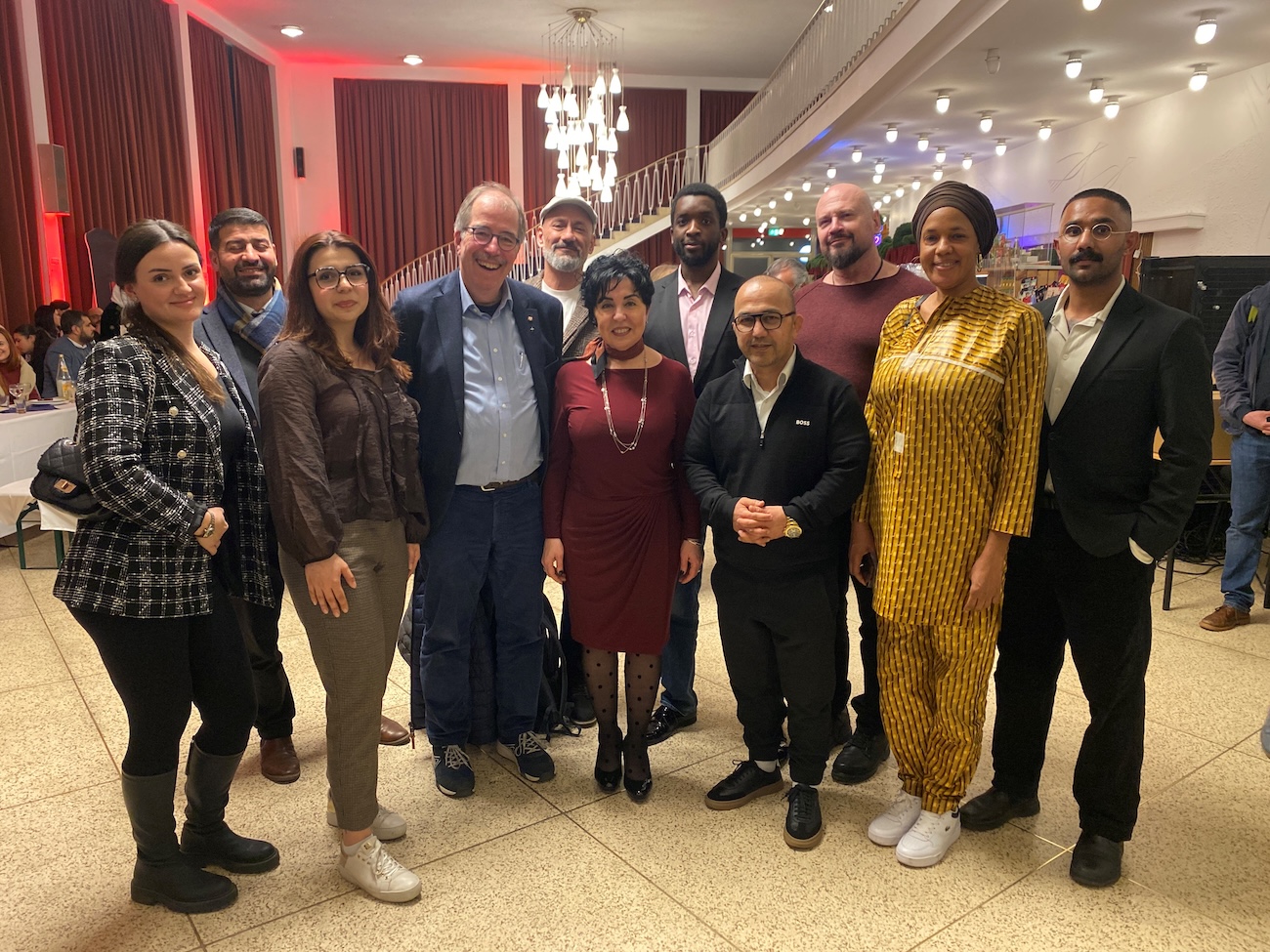 Migrationsbeirat und Bezirksb�rgermeisterin Demirb�ken-Wegner