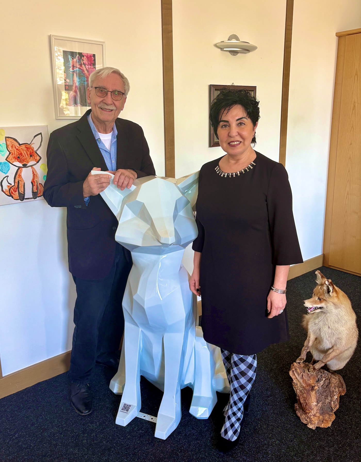 Bezirksb�rgermeisterin Emine Demirb�ken-Wegner mit Frank Zemke, Vorsitzender des Vereins �Deutsch-Franz�sische Partnerschaften Berlin-Reinickendorf e.V.�