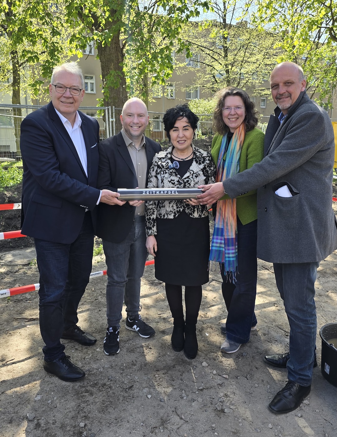 Grundsteinlegung f�r neues Jugend- und Stadtteilzentrum an der Auguste-Viktoria-Allee