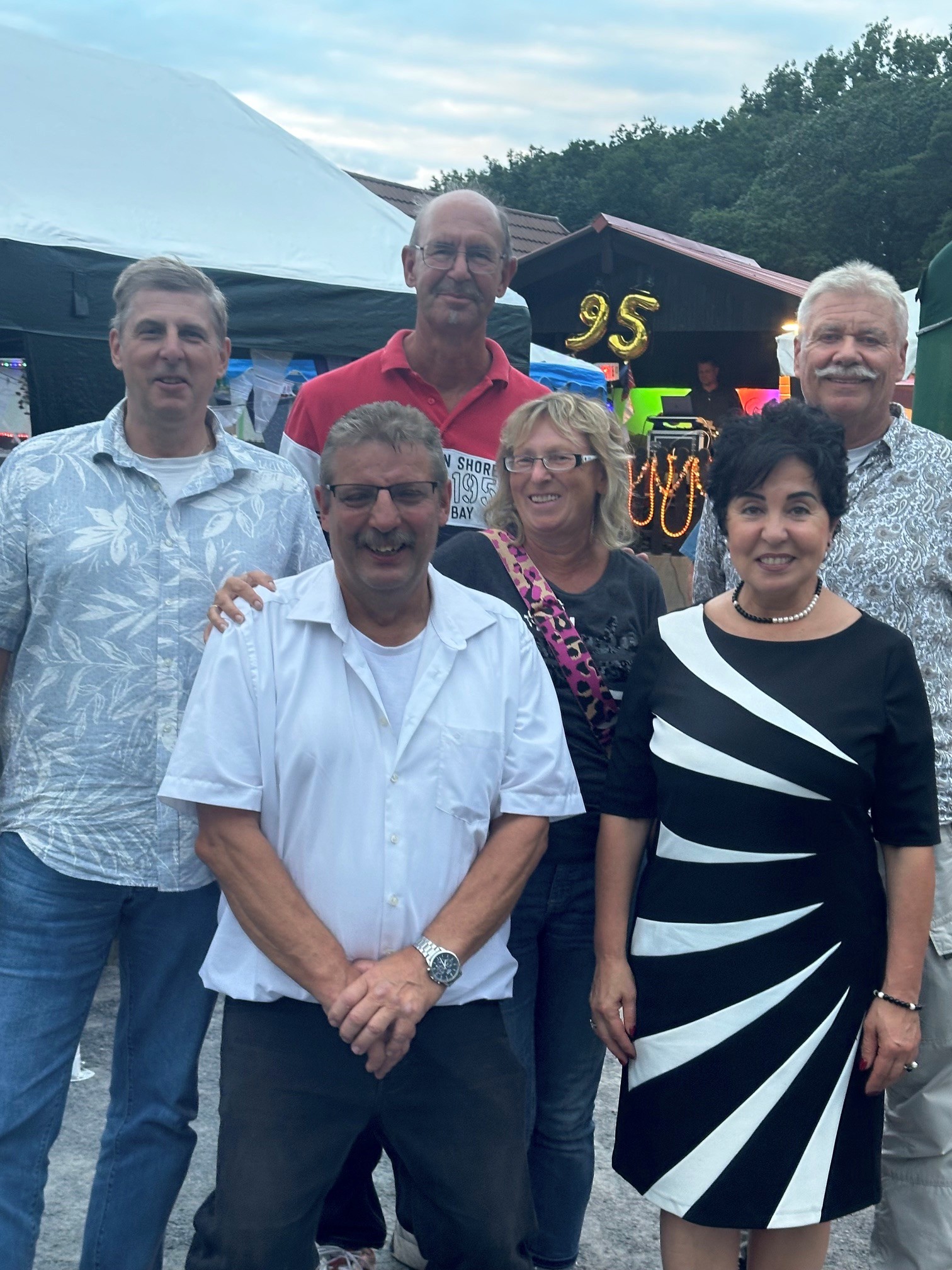 Gemeinsames Gruppenbild zum Jubil�um 95 Jahre Kleingartenkolonie Neuland I